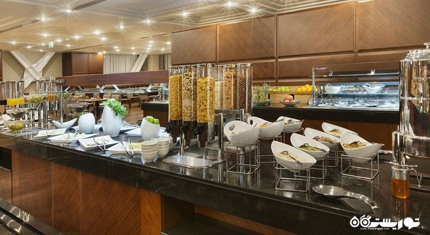 بوفه سلف سرویس رستوران گانوس
