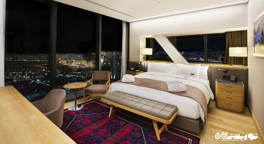 تخت بزرگ سوئیت تک خوابه هتل