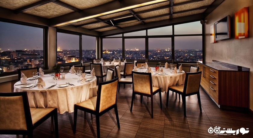 نمایی از رستوران تراس (صبحانه)