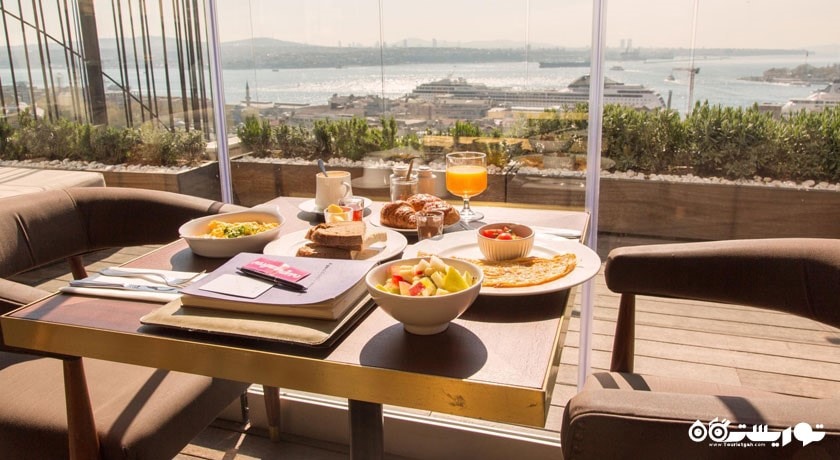 میز صبحانه رستوران لوفوموآ
