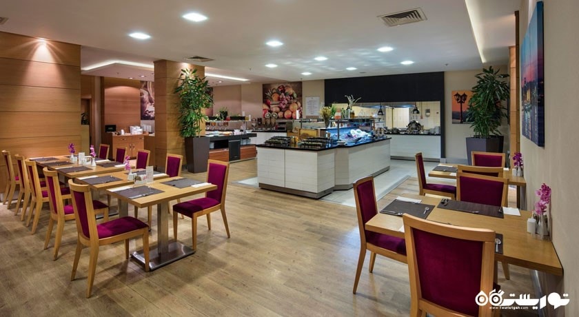 رستوران هتل هیلتون گاردن گلدن هورن 