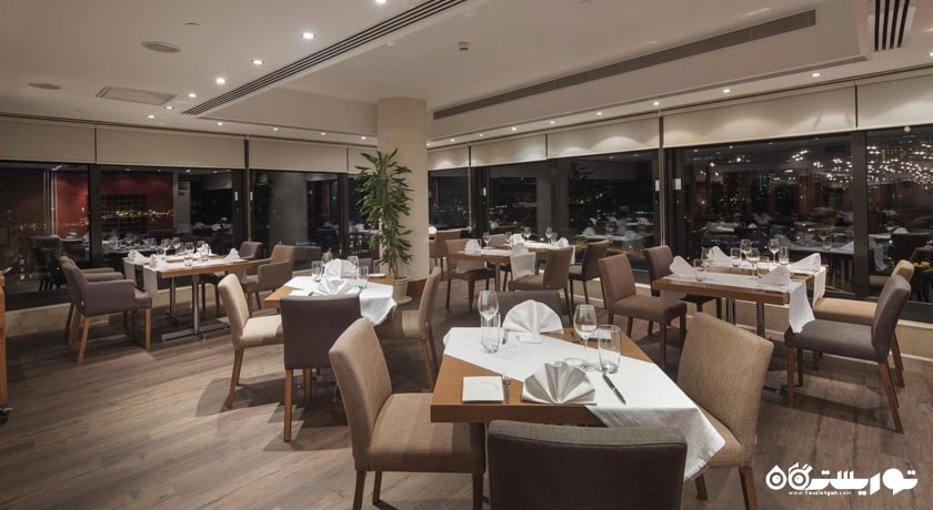 نمای کلی رستوارن و بار کلود سون