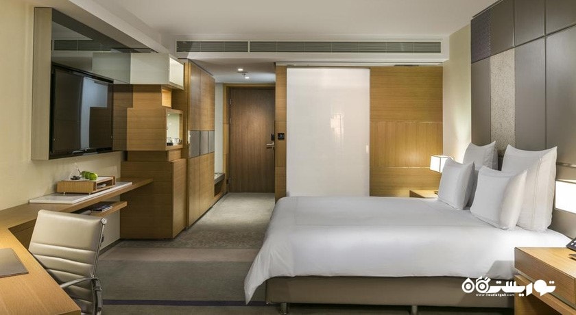 نمای تخت بزرگ اتاق اگزکیوتیو