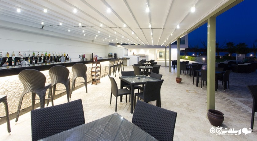 نمای بار میدن هتل کلاب فالکن