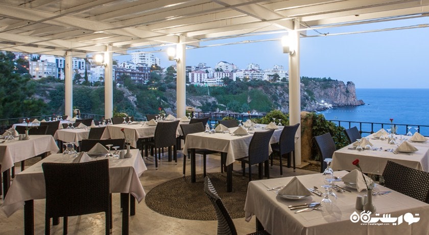 رستوران اصلی هتل کلاب فالکن