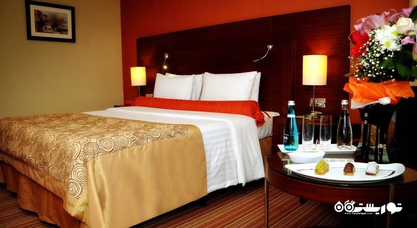 تخت بزرگ اتاق سوپریور