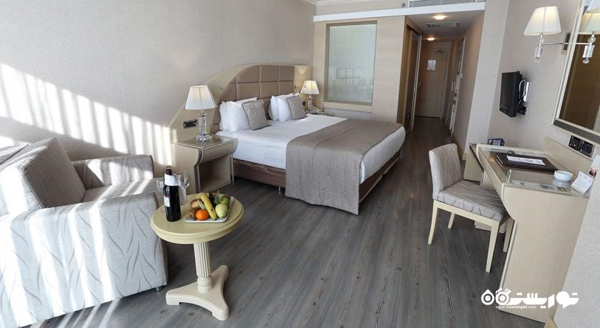 تخت بزرگ اتاق استاندارد