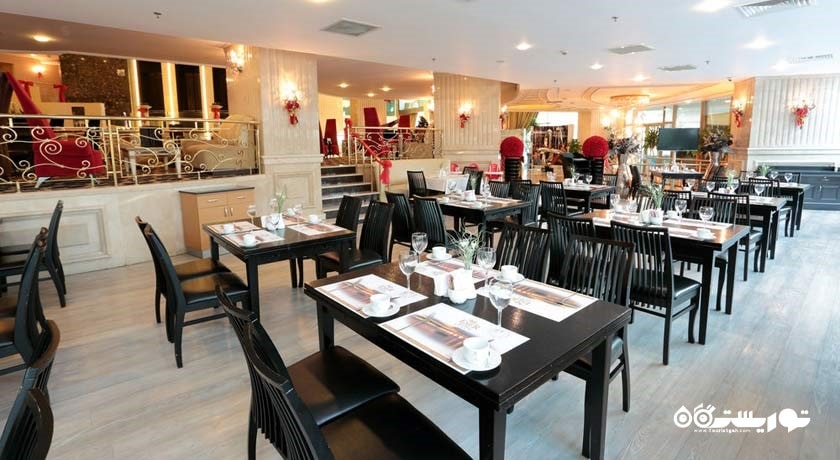 نمایی از رستوران سفیر