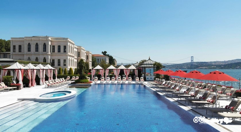 نمایی از رستوران کنار استخر دکلاب