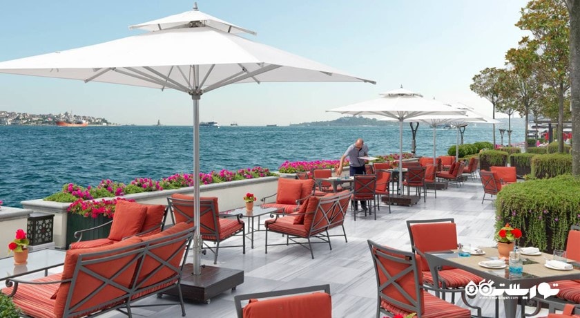 محوطه فضای باز یالی لانج