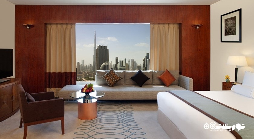 تخت بزرگ اتاق دلوکس