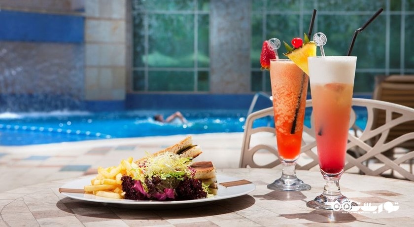بار کنار استخر آکوآریس