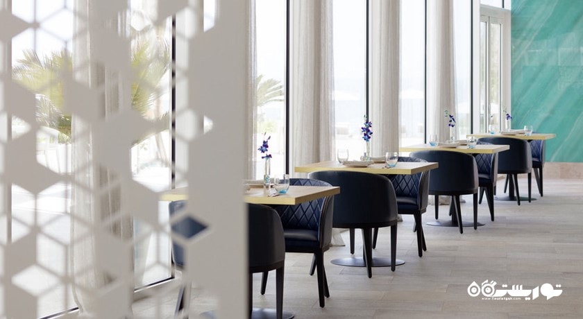 نمای رستوران و بار اسکیپ