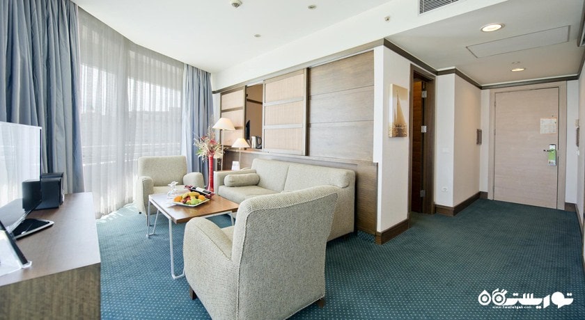 محوطه نشیمن سوئیت گرند دلوکس