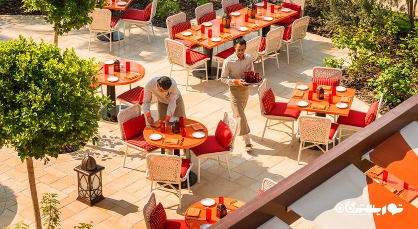 محوطه فضای باز رستوران اس یو کیو