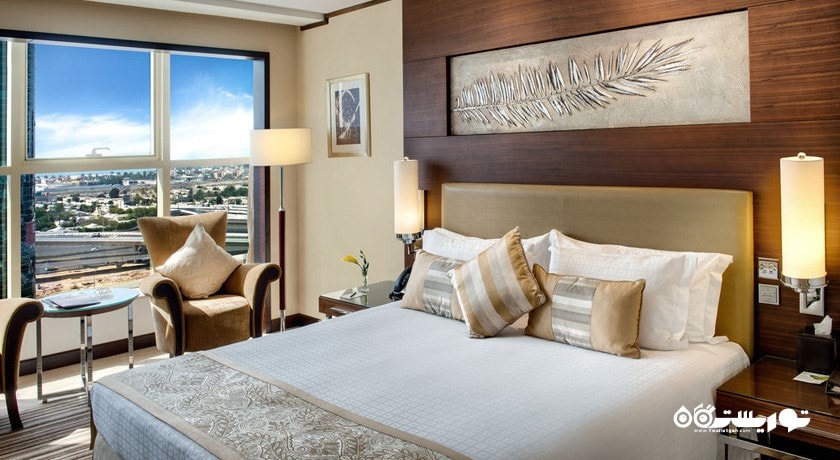 نمای تخت بزرگ اتاق کلاب