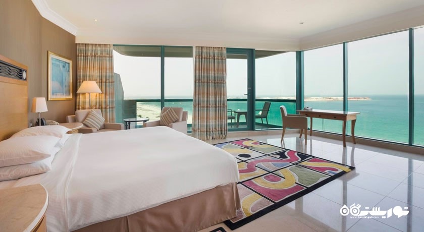 اتاق کرنر هتل دبی جمیرا ریزورت