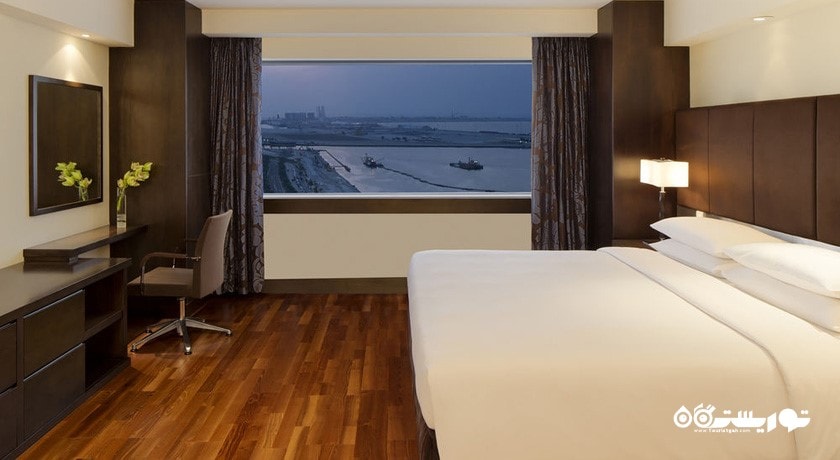 نمای تخت بزرگ سوئیت هتل