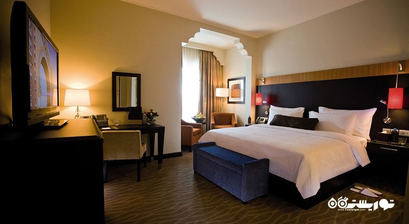 نمای تخت بزرگ اتاق اگزکیوتیو