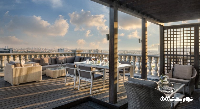 تراس زیبای سوئیت اگزکیوتیو تاور