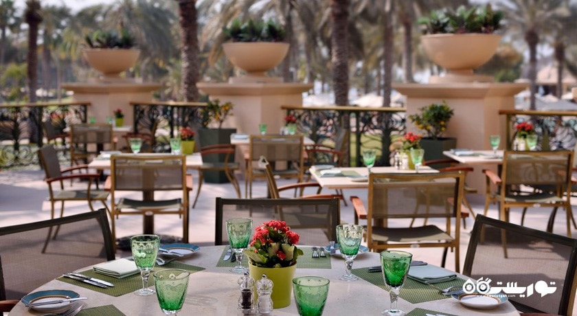 نمای رستوران مدیترانه ای اولیوز