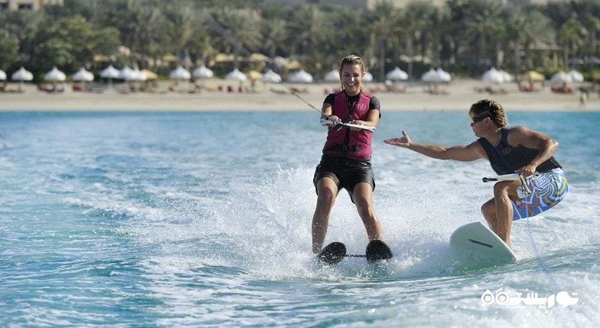 اسکی روی آب در ساحل اختصاصی هتل