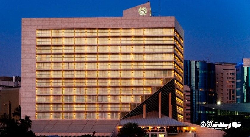 ساختمان هتل شراتون خور دبی اند تاورز