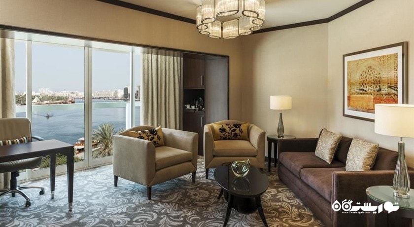 محوطه نشیمن سوئیت جونیور