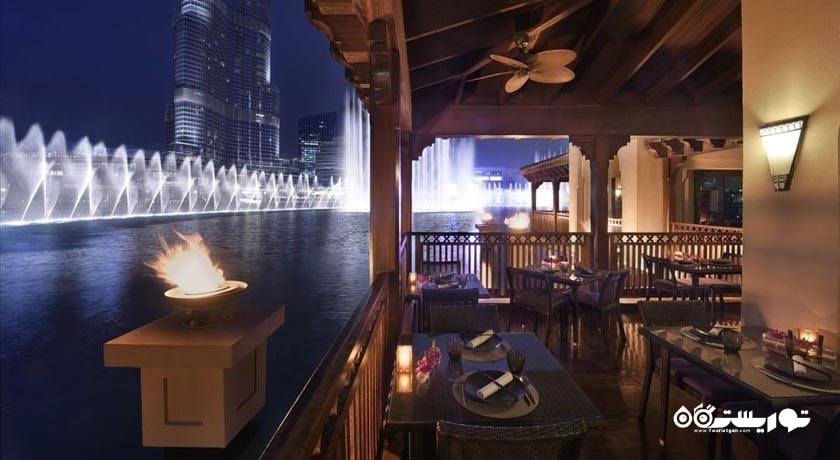 محوطه فضای باز رستوران تیپتارا