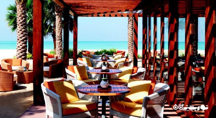 رستوران ساحلی پالم گریل