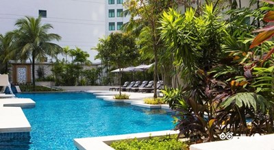 استخر روباز هتل ریتز کارلتون کوالالامپور