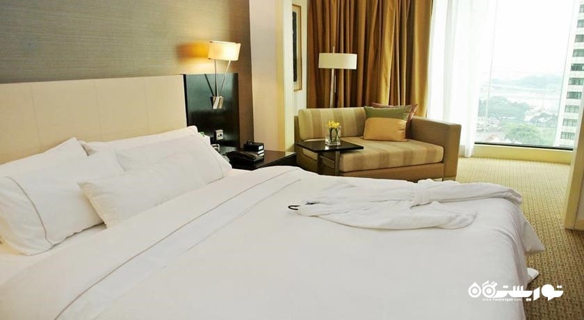 تخت بزرگ اتاق اگزکیوتیو کلاب