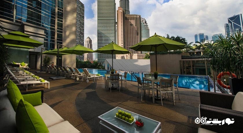 محوطه نشیمن در فضای باز