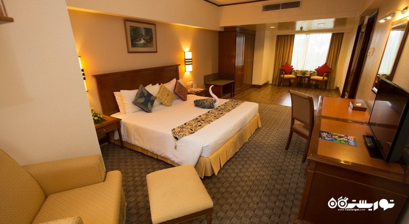 نمای تخت بزرگ سوئیت هتل