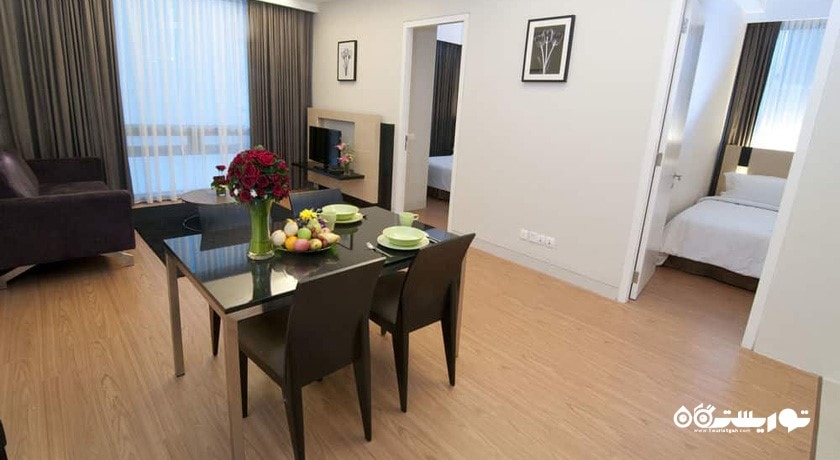 نمای میز غذاخوری سوئیت دوخوابه