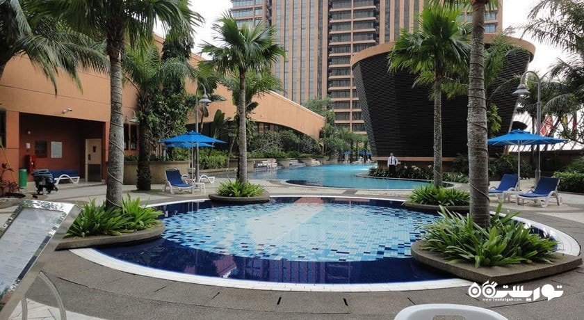 استخر روباز هتل سایمز سرویس سوئیتز