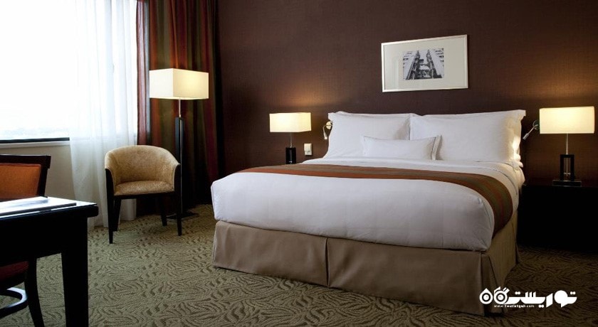 تخت بزرگ اتاق اگزکیوتیو دلوکس