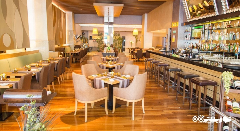 نمای رستوران بین المللی دکو