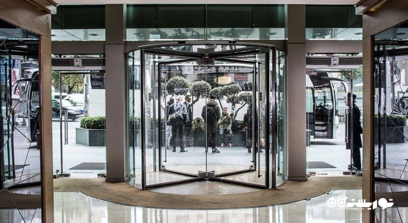 درب وردی هتل آوانگارد لونت