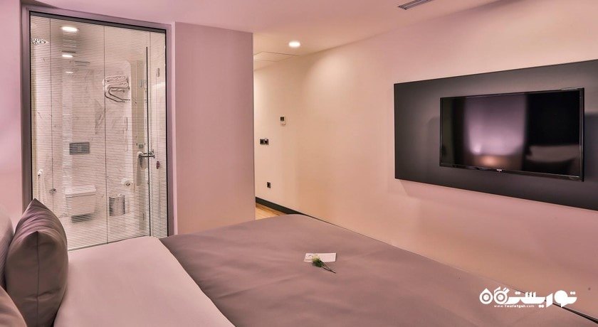 نمای تخت بزرگ اتاق سوپریور