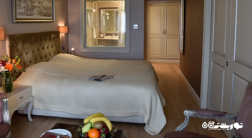 نمای تخت بزرگ اتاق سوپریور