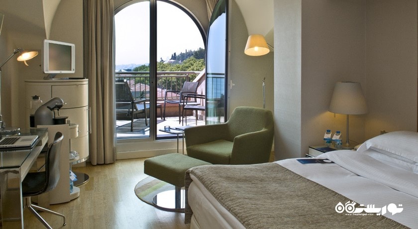 نمای تخت بزرگ اتاق بیزینس