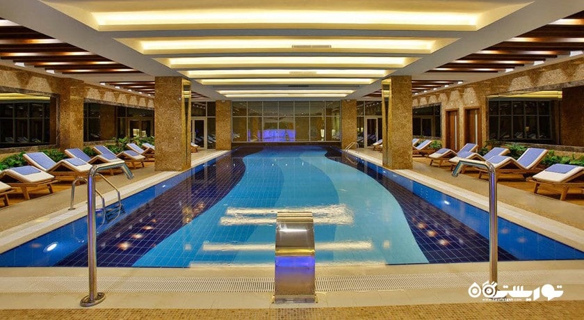 استخر سرپوشیده  هتل و مرکز همایش سایلنس