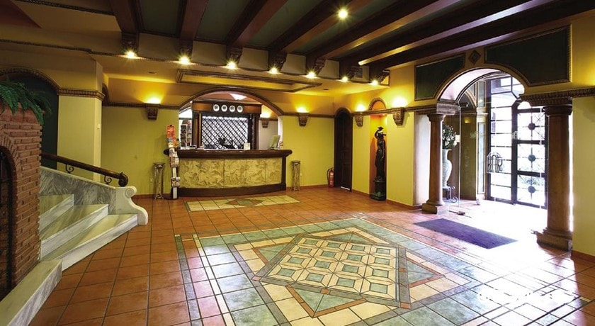 میز پذیرش هتل سلطان احمد پالاس