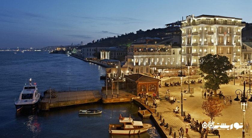 نمای شب هتل هاوس بسفروس