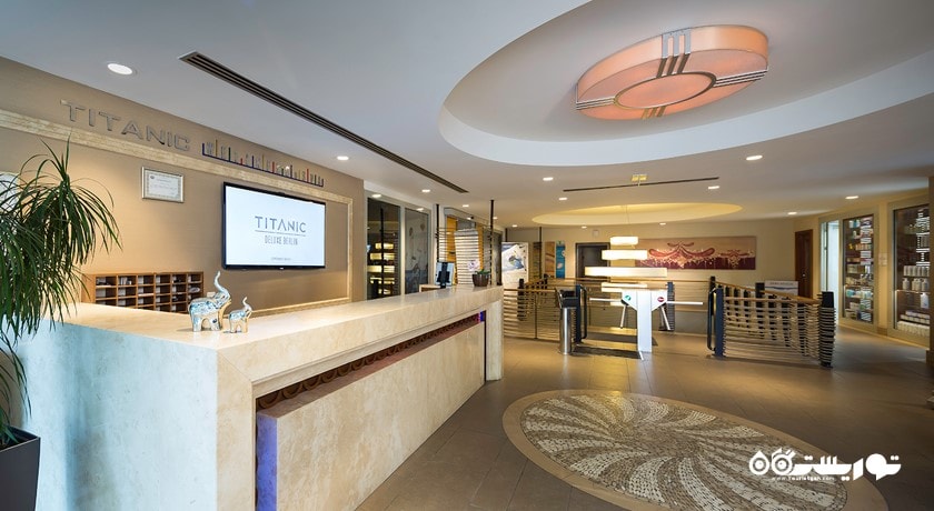 میز پذیرش مرکز سلامتی و اسپا