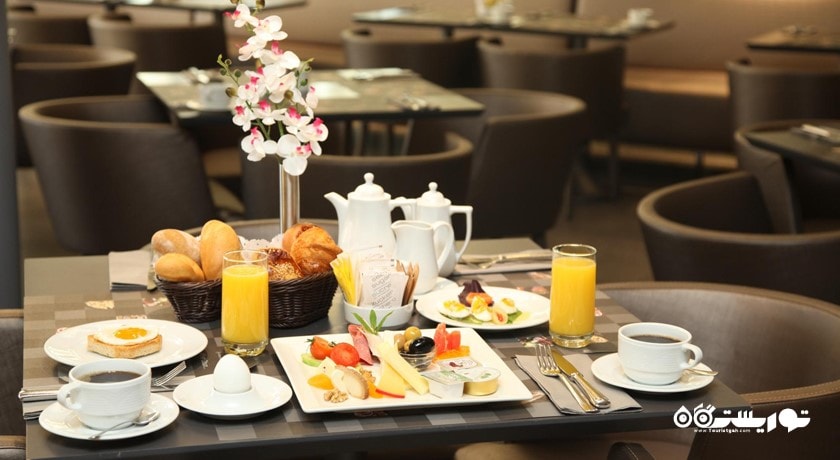 میز رستوران پلازا پاب