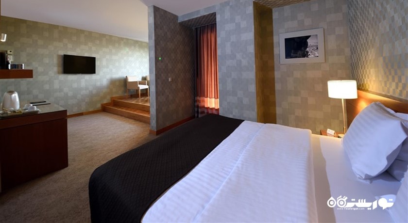 نمای تخت بزرگ سوئیت کرنر