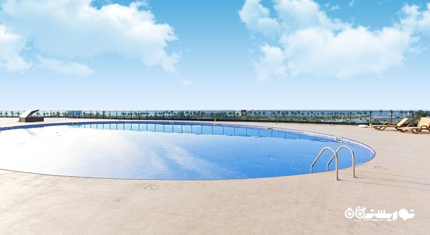 استخر روباز هتل ایفوریا باتومی