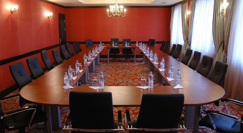 اتاق برگزاری جلسات در هتل